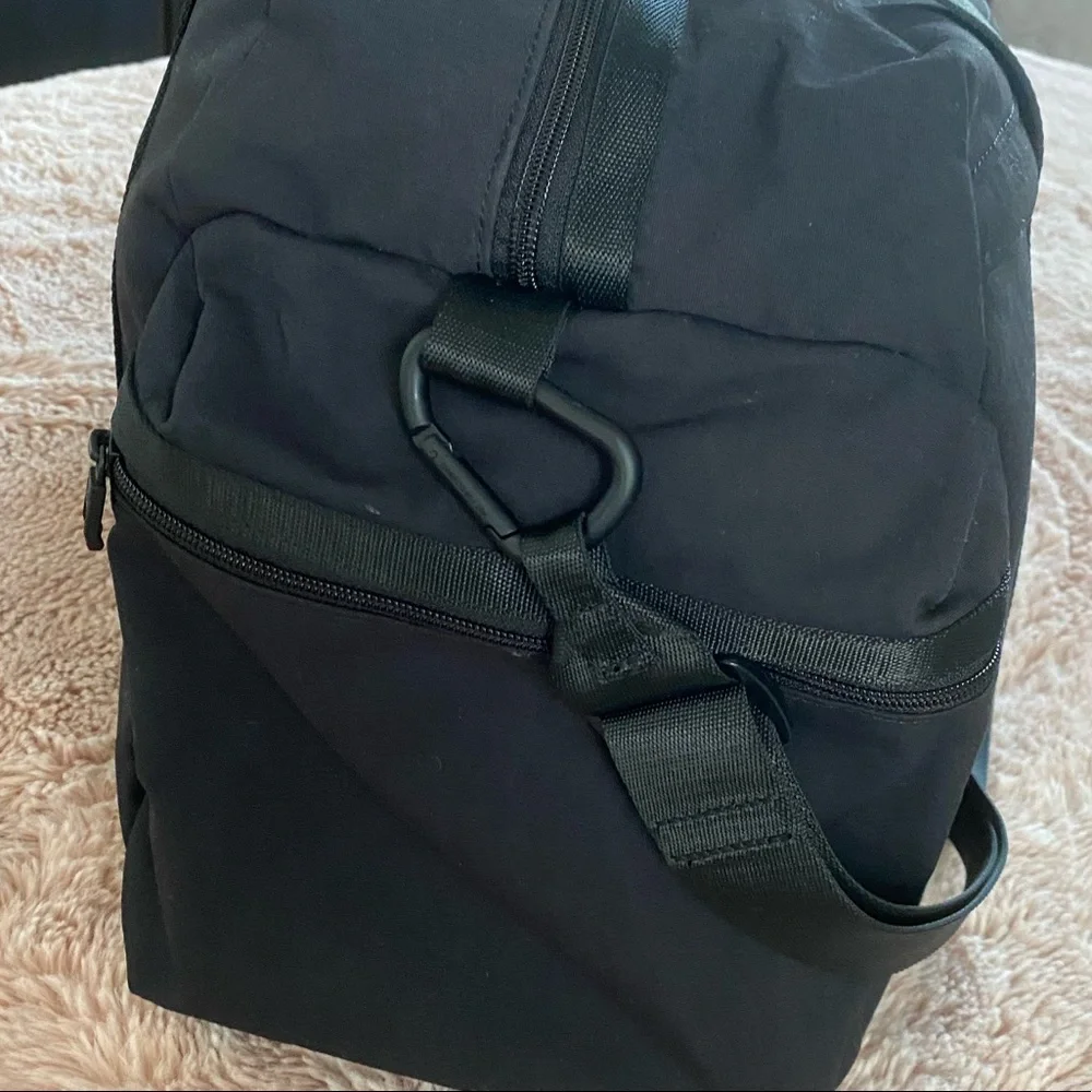 lululemon athletica design move